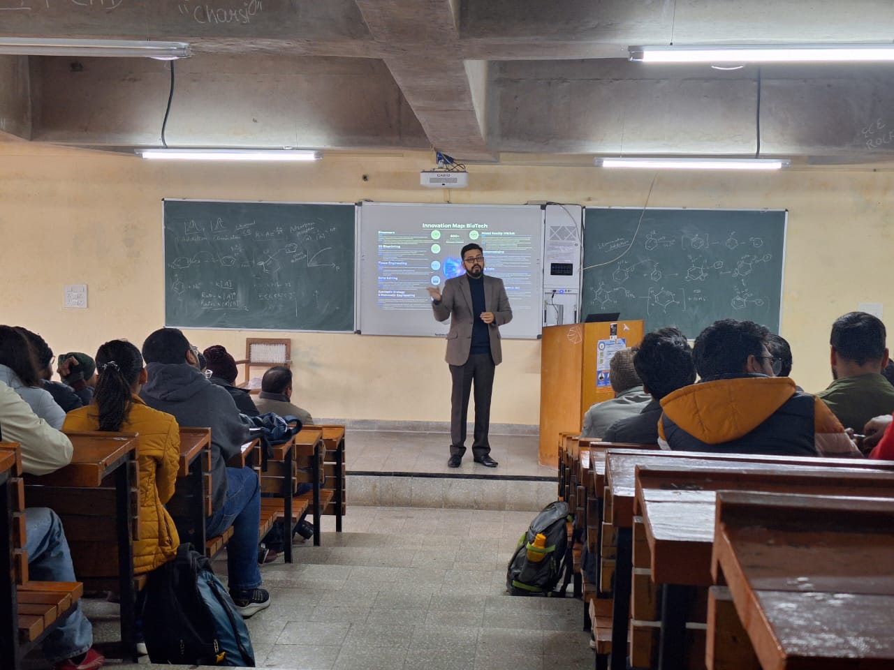 पीईसी (डीम्ड यूनिवर्सिटी), चंडीगढ़ के ईसीईडी ने आज 31.01.2024 को एक ज्ञान सत्र "ट्रांसलेशनल रिसर्च एंड एंटरप्रेन्योरशिप" का आयोजन किया।
